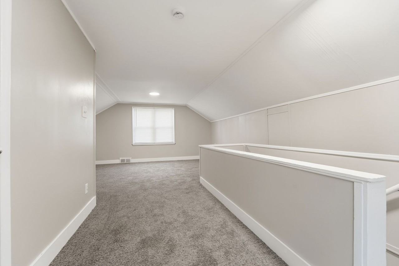 13741 W 10 Mile Rd - Photo 3 of 18