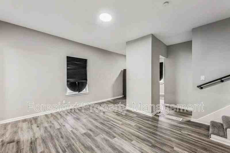 1571 Arlington Ave - Photo 5 of 19