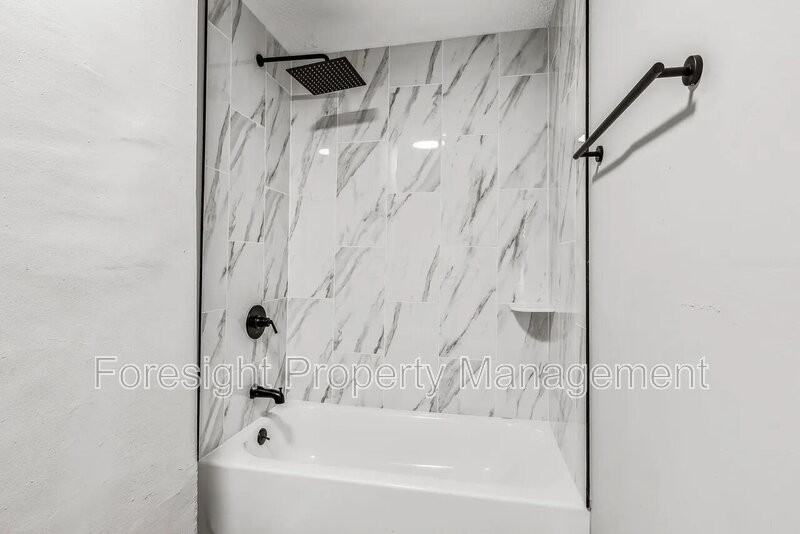 1571 Arlington Ave - Photo 7 of 19
