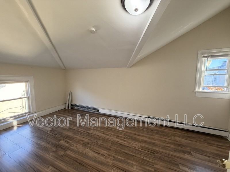 543 Arctic St - Photo 7 of 14