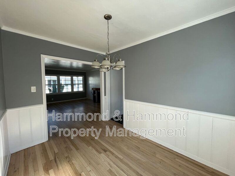 11685 Chandler Blvd - Photo 5 of 19