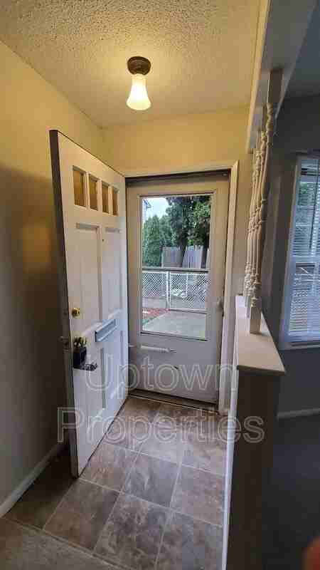 6515 Kansas St - Photo 2 of 25
