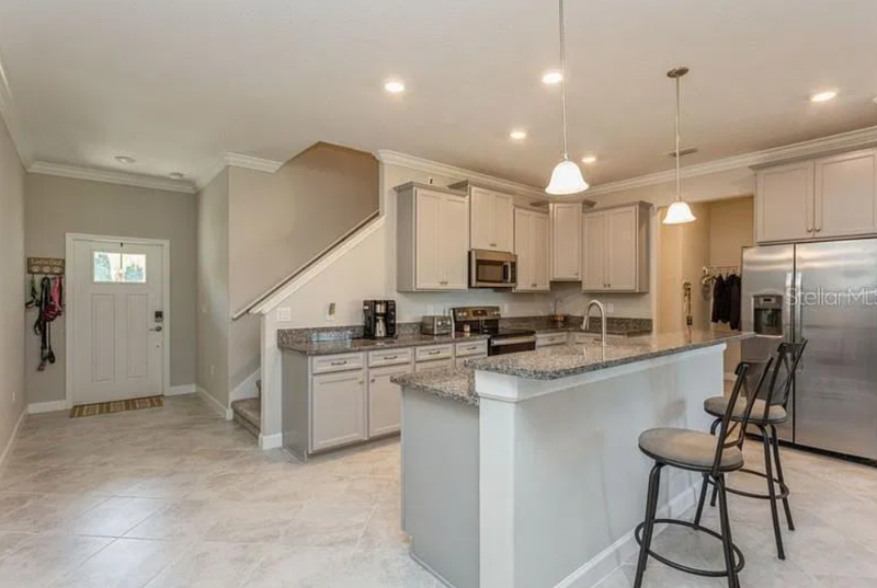 1591 Roseville St - Photo 3 of 16
