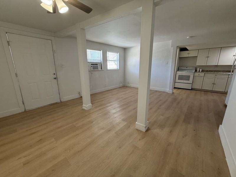 1425 Tamiami Trl - Photo 3 of 8