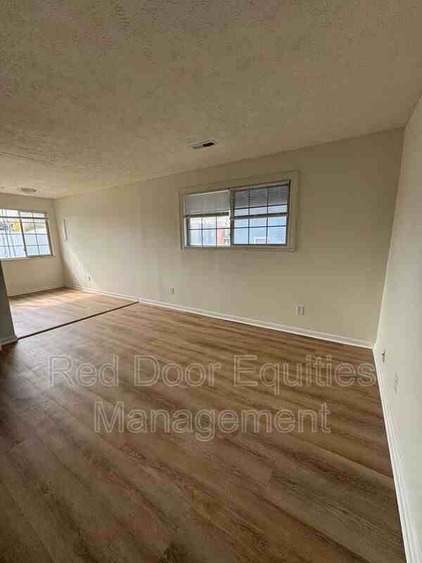 117 W Walnut St #2A - Photo 3 of 11