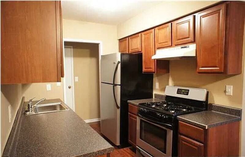 2 Elmwood Park Dr #111 - Photo 4 of 10