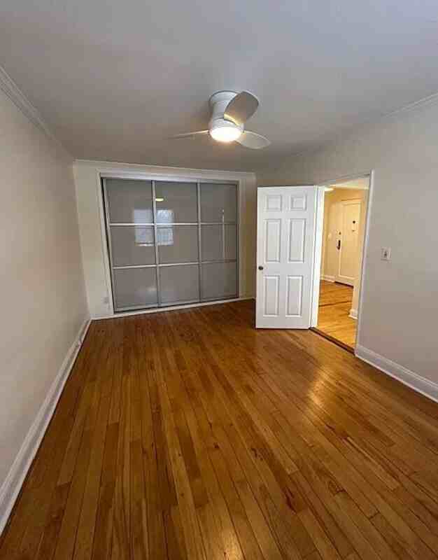5 Wainwright Ave #1B - Photo 4 of 13