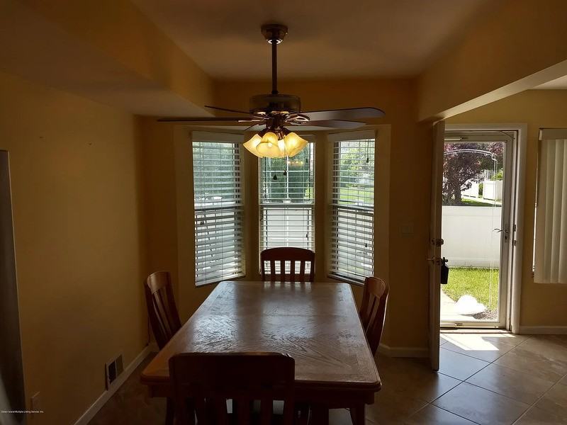 58 Country Dr N #A - Photo 7 of 30
