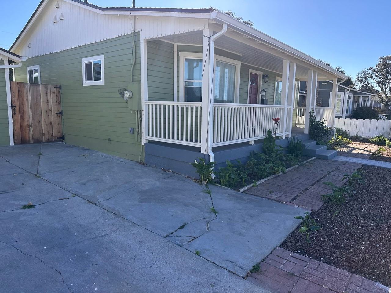 230 Lerwick Dr - Photo 2 of 14