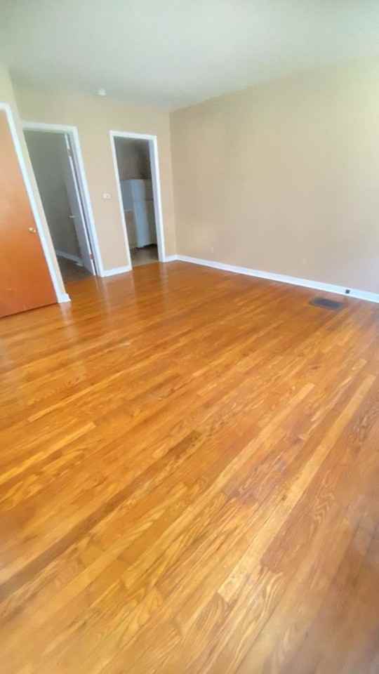 304 Locust - Photo 5 of 6