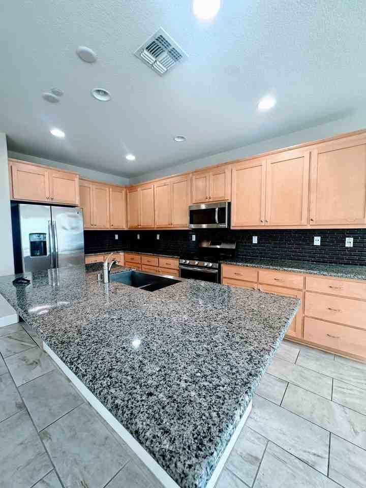 1391 Quigley Ct - Photo 3 of 18