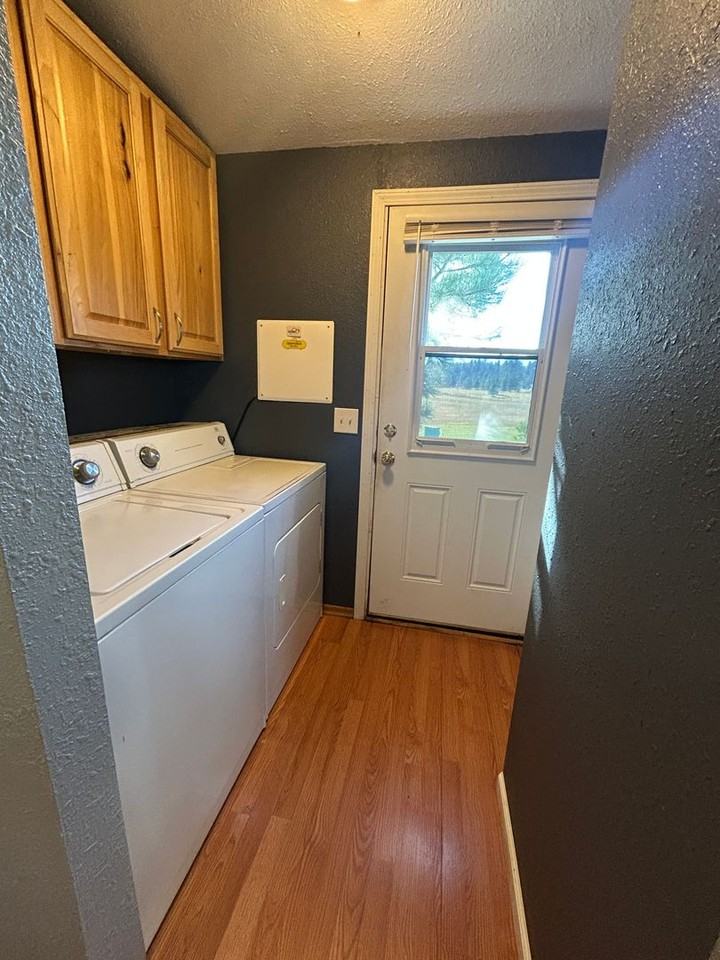 1180 Clark Dr - Photo 7 of 27