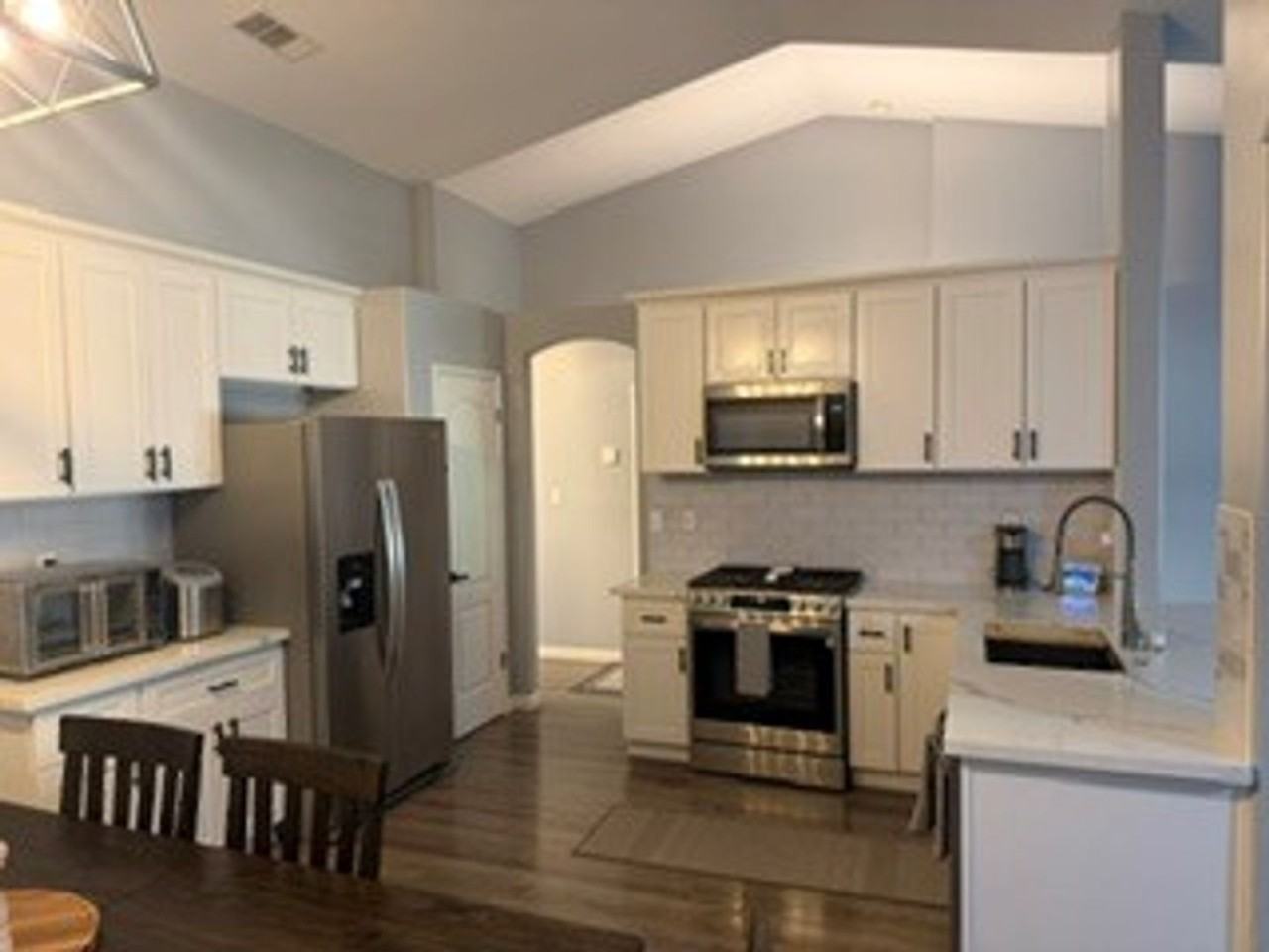 805 Astoria Park Dr - Photo 3 of 6