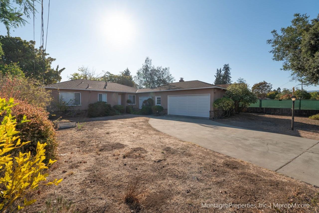 10642 Larry Way - Photo 2 of 23