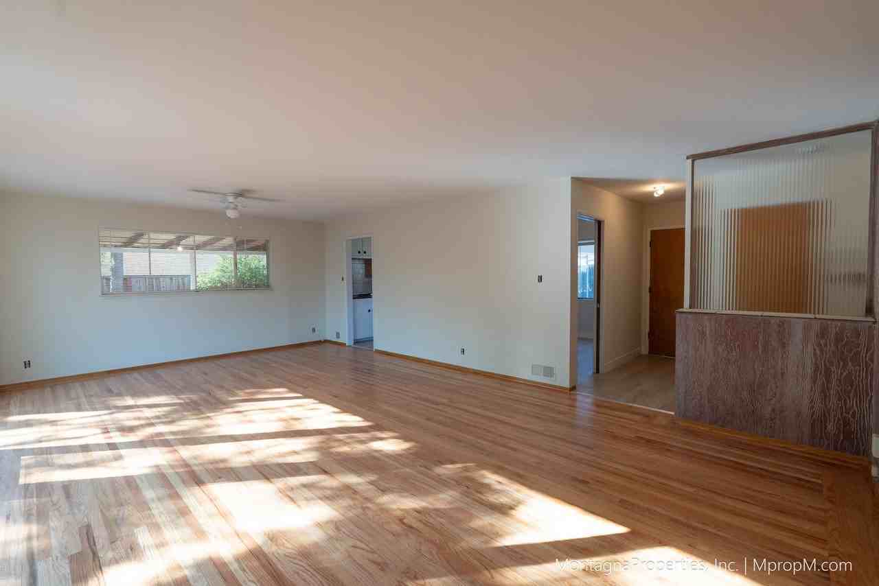 10642 Larry Way - Photo 3 of 23