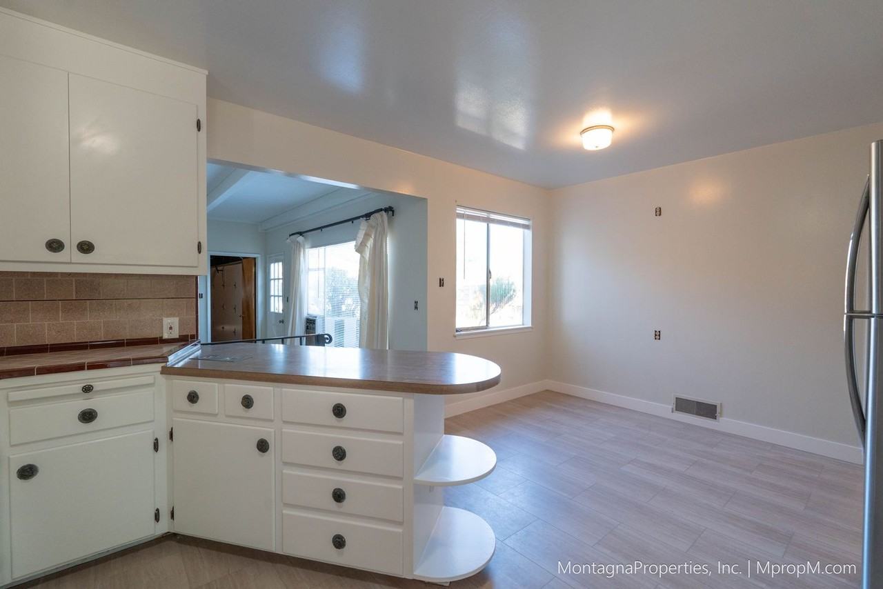 10642 Larry Way - Photo 6 of 23