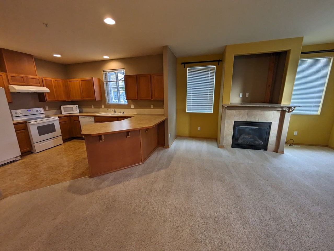 2320 Simmons St #B - Photo 3 of 11