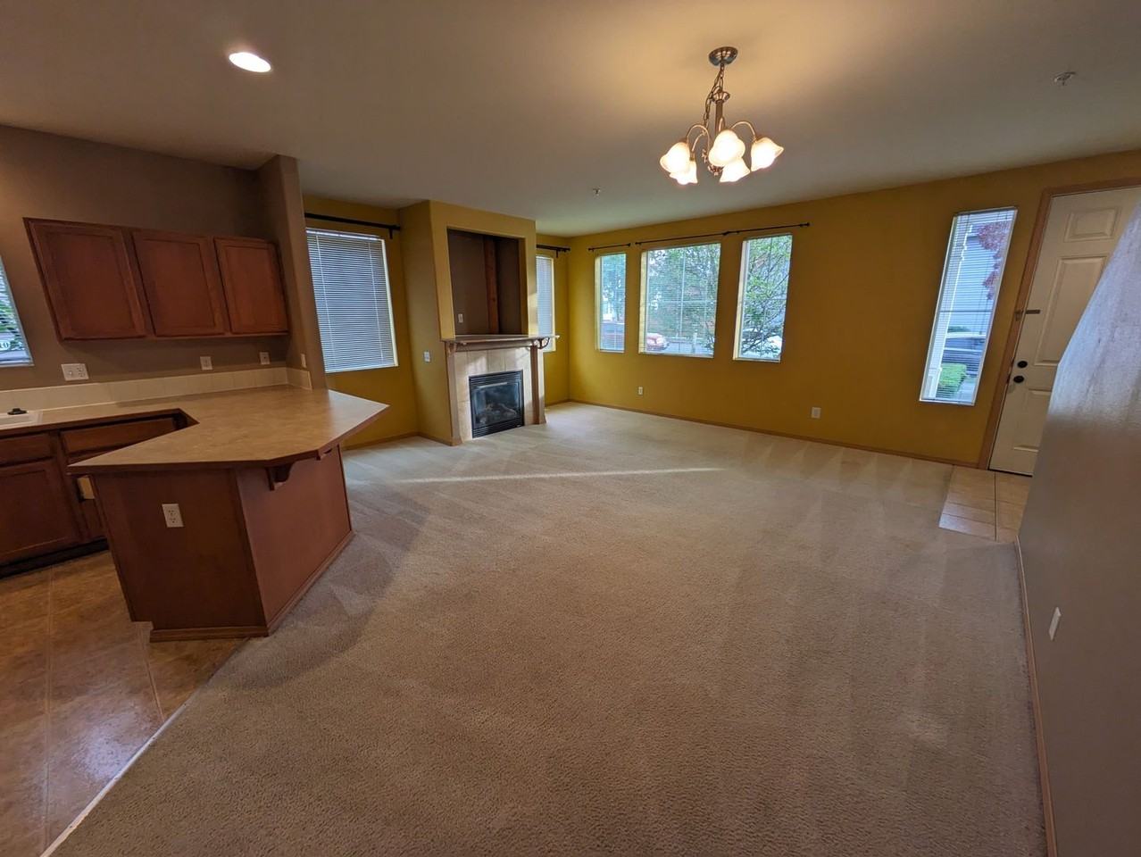 2320 Simmons St #B - Photo 4 of 11