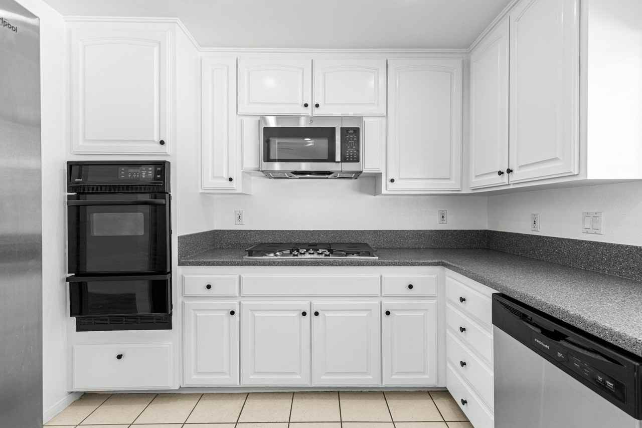 4125 Trieste Dr - Photo 3 of 18
