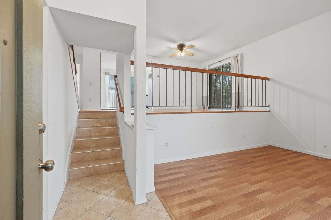 7833 Starling Dr - Photo 2 of 28