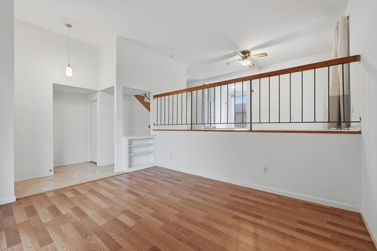 7833 Starling Dr - Photo 4 of 28