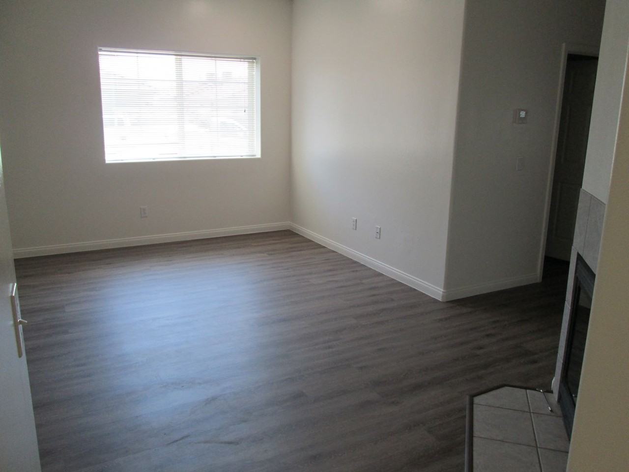523 Yellow Meadow Court Bakersfield, CA 93308 - Photo 3 of 11