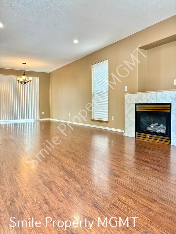 3308 Se 89th Ave - Photo 3 of 18