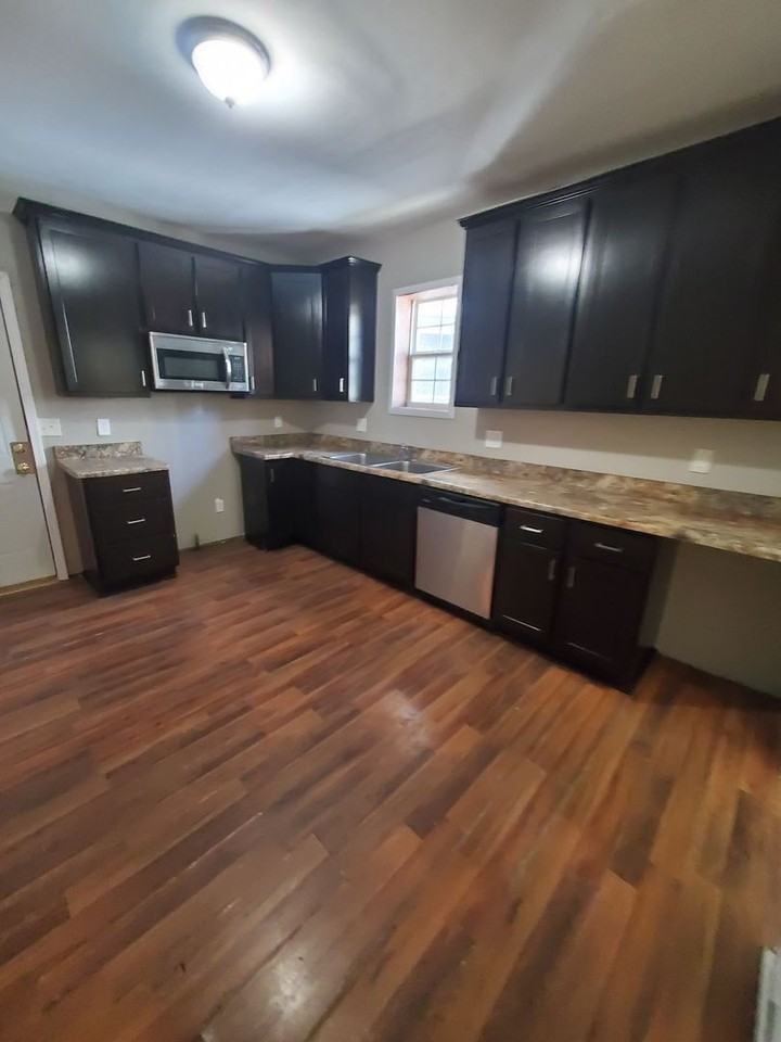 855 N 24th St - Photo 6 of 14