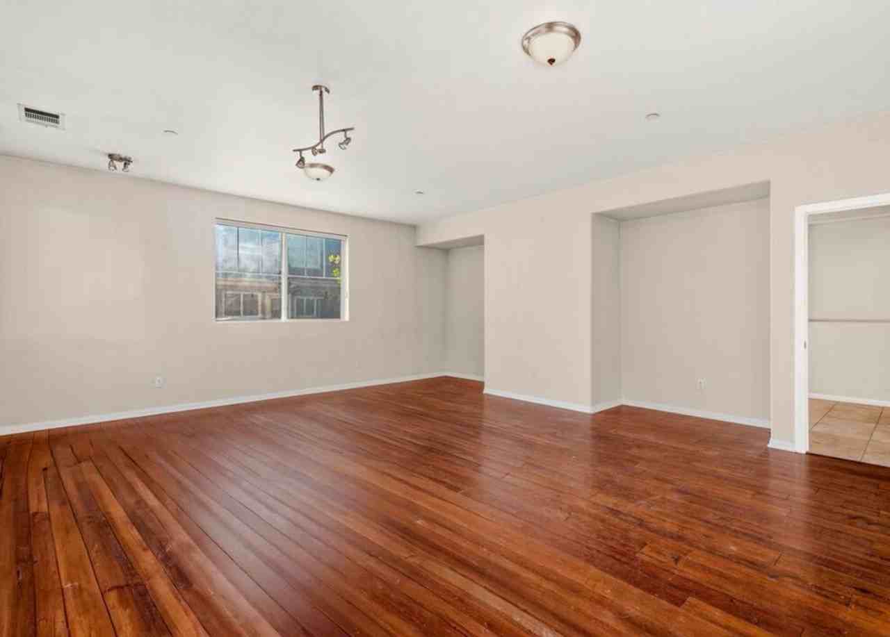 NEW 921-923 30th Street - Photo 6 of 11