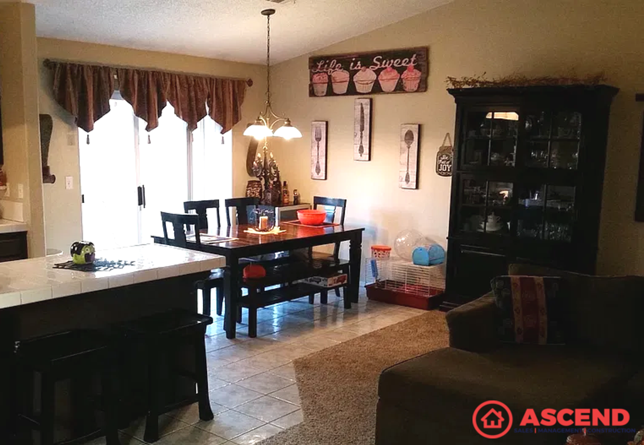 3118 Silver Spur Way - Photo 3 of 5