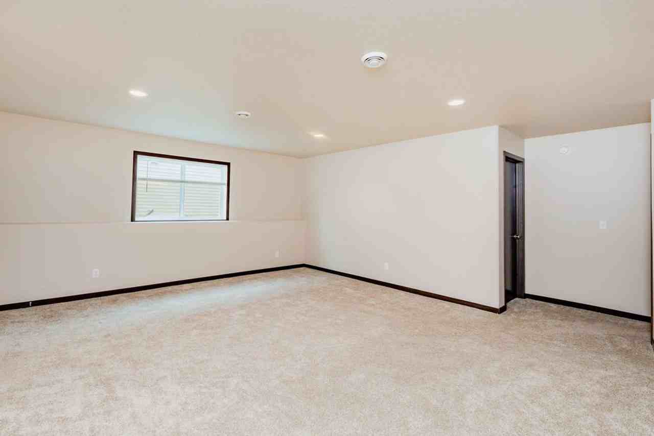 3062 39th Ave S - Photo 2 of 31
