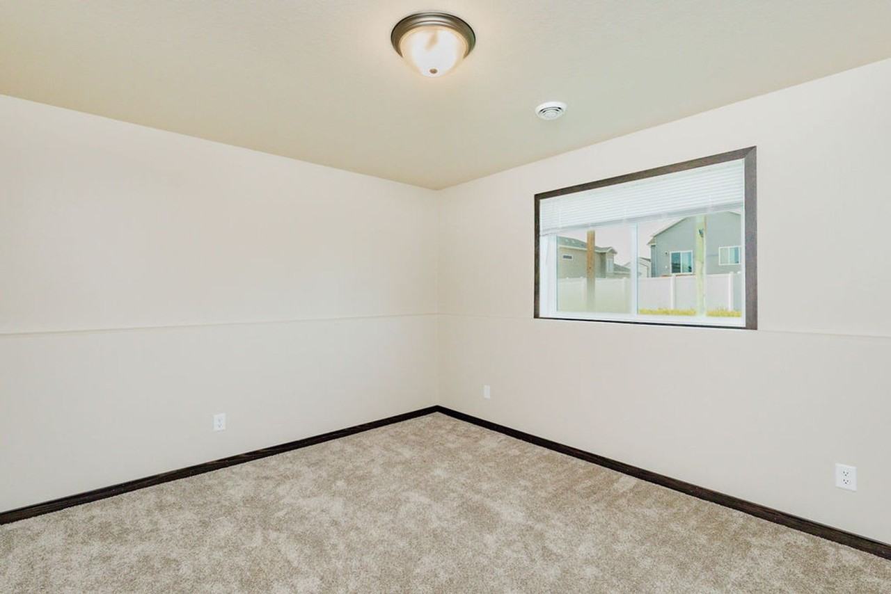 3062 39th Ave S - Photo 4 of 31