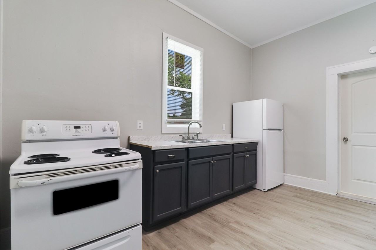 405 Congress St - Photo 6 of 14