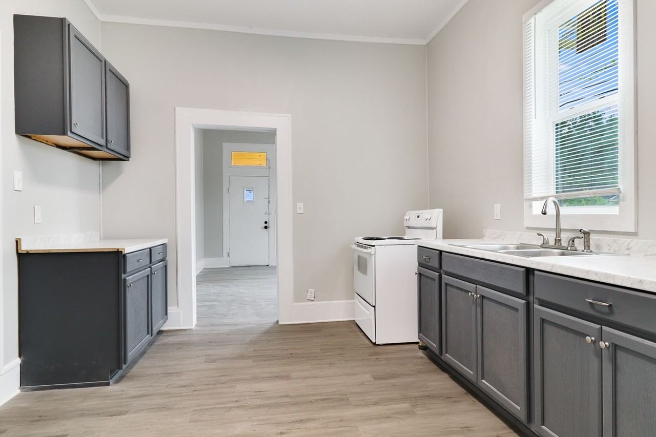 405 Congress St - Photo 7 of 14