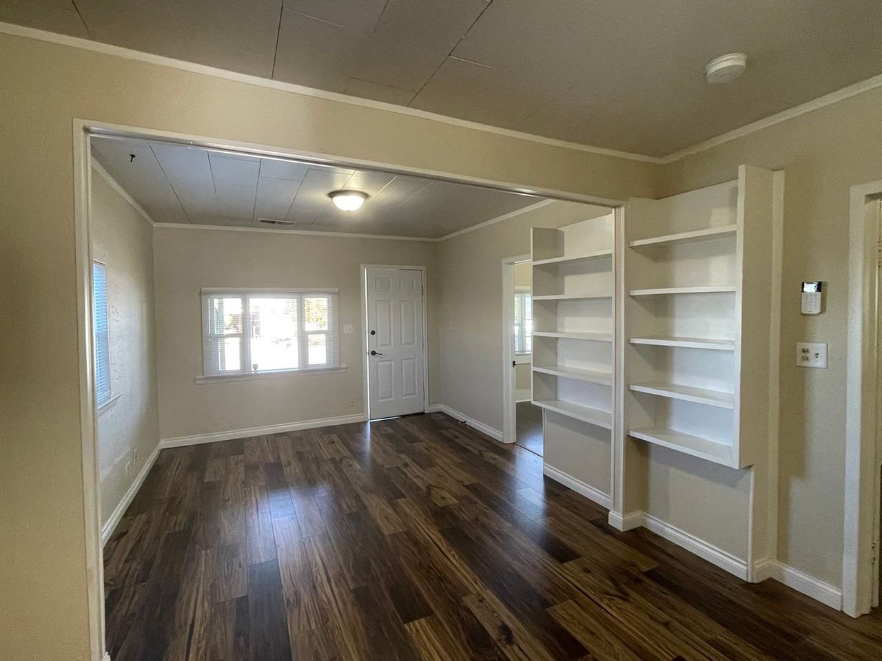 213 Bliss St - Photo 2 of 16