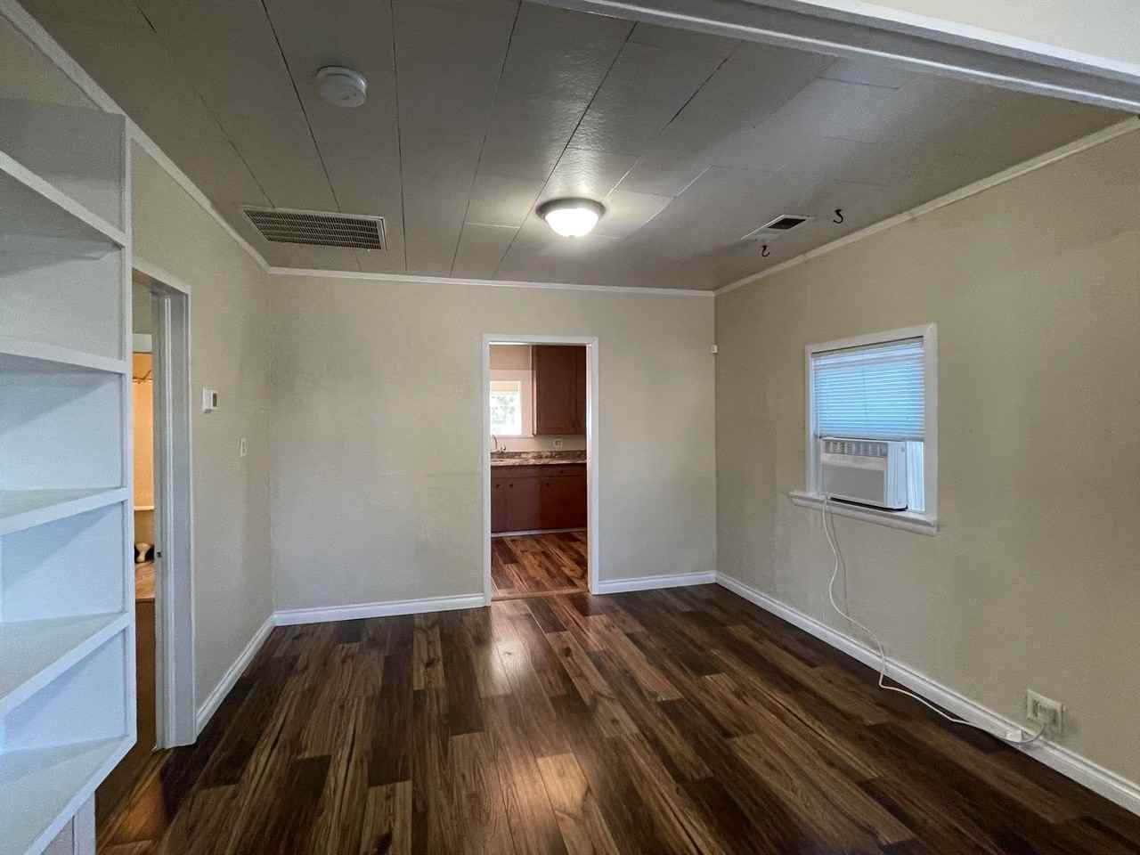213 Bliss St - Photo 3 of 16