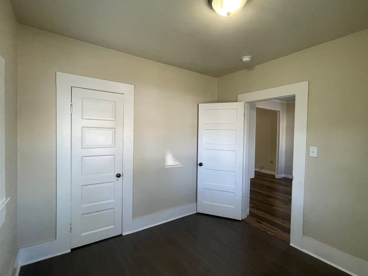 213 Bliss St - Photo 6 of 16