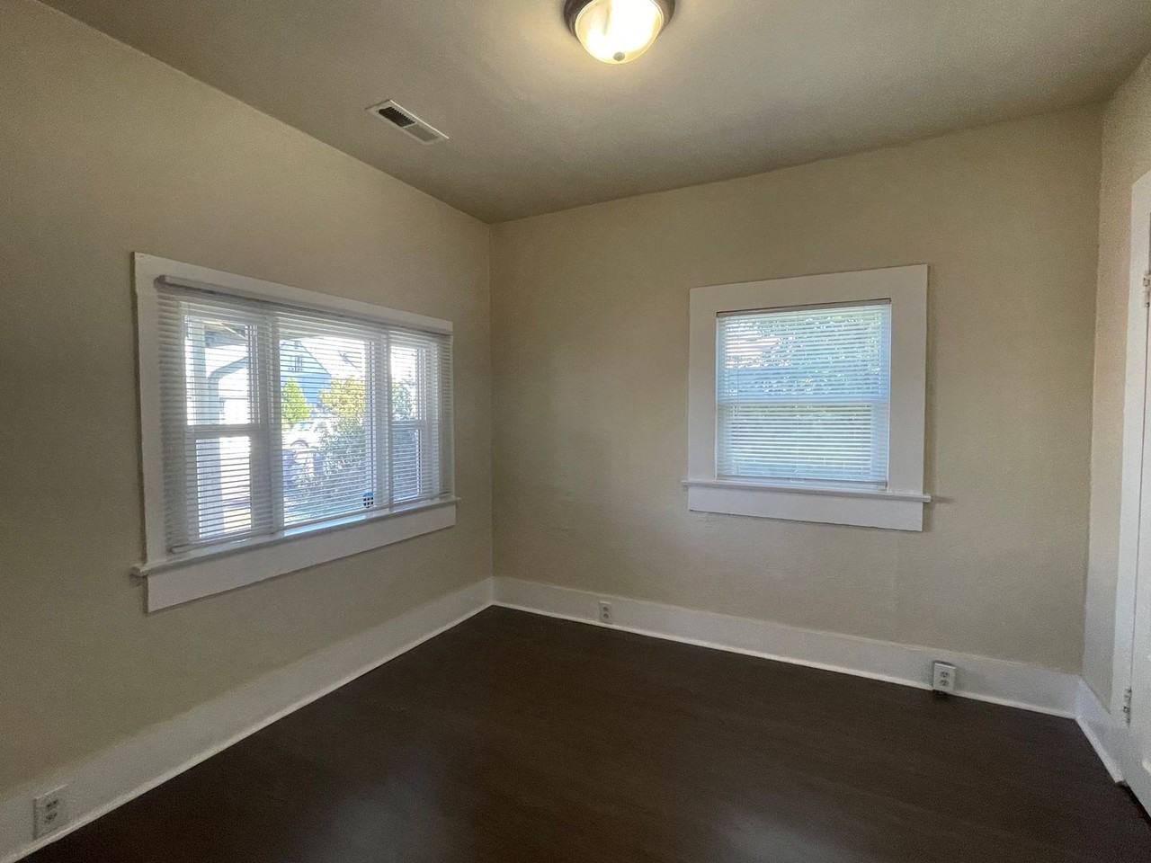 213 Bliss St - Photo 7 of 16