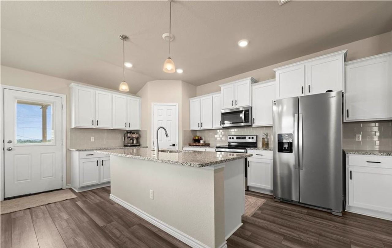 401 Bobby Lou Ln - Photo 7 of 24