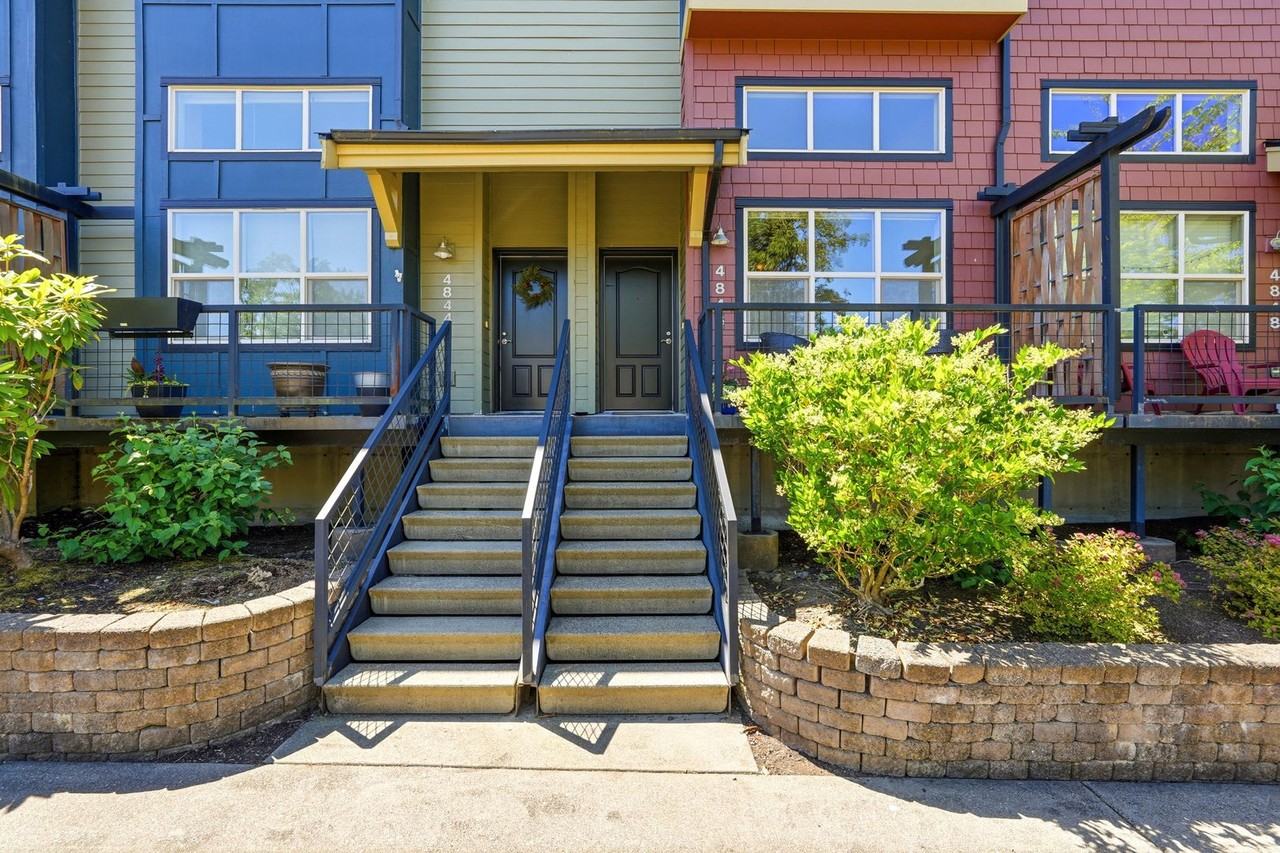 4846 Pointes Dr - Photo 4 of 28