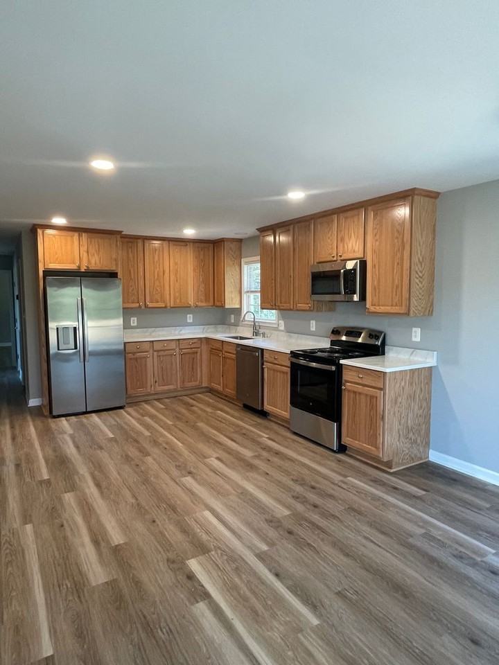 558 Smith Ln - Photo 6 of 16