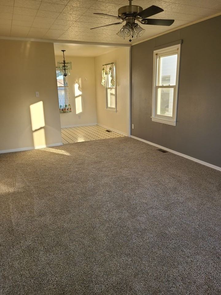 737 E Steed Dr - Photo 3 of 29