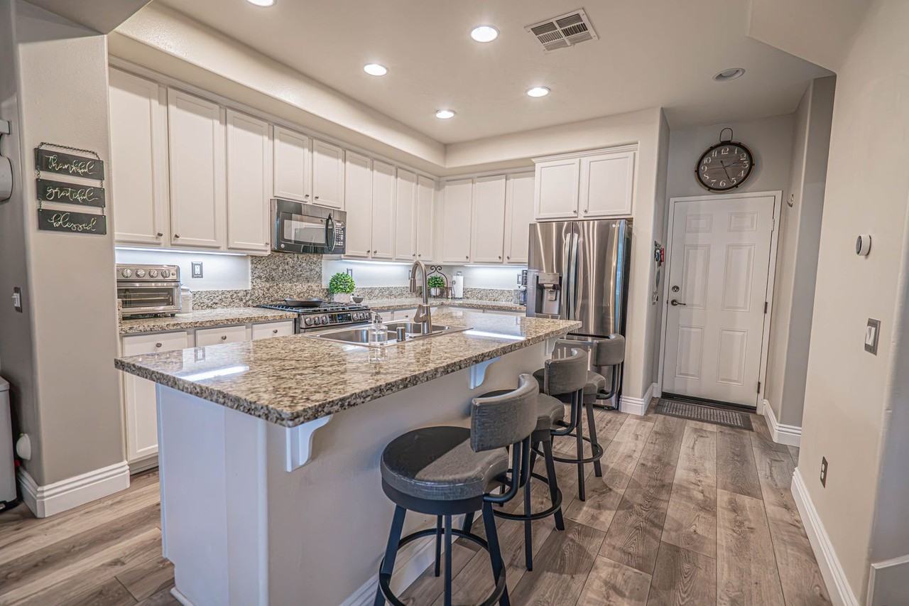 28517 Pietro Dr - Photo 6 of 34