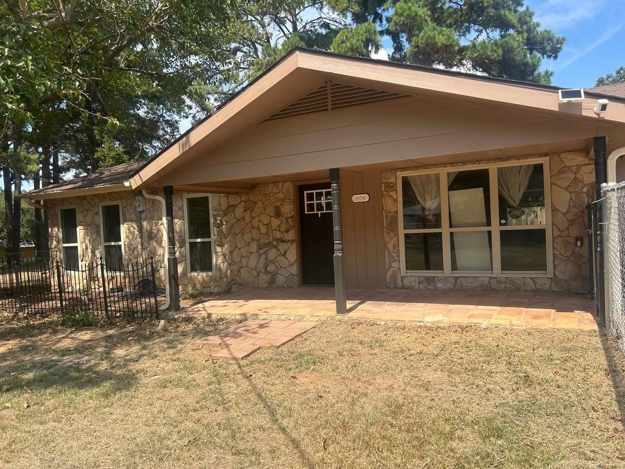 18016 Lakeview Blvd - Photo 3 of 23