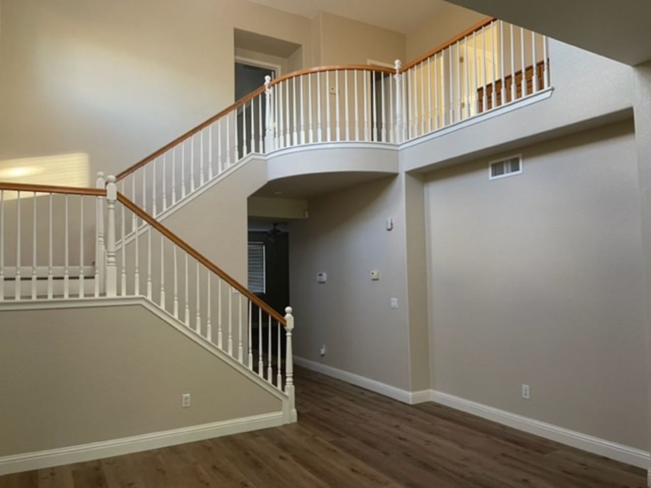 3368 Colchester Ave - Photo 7 of 30
