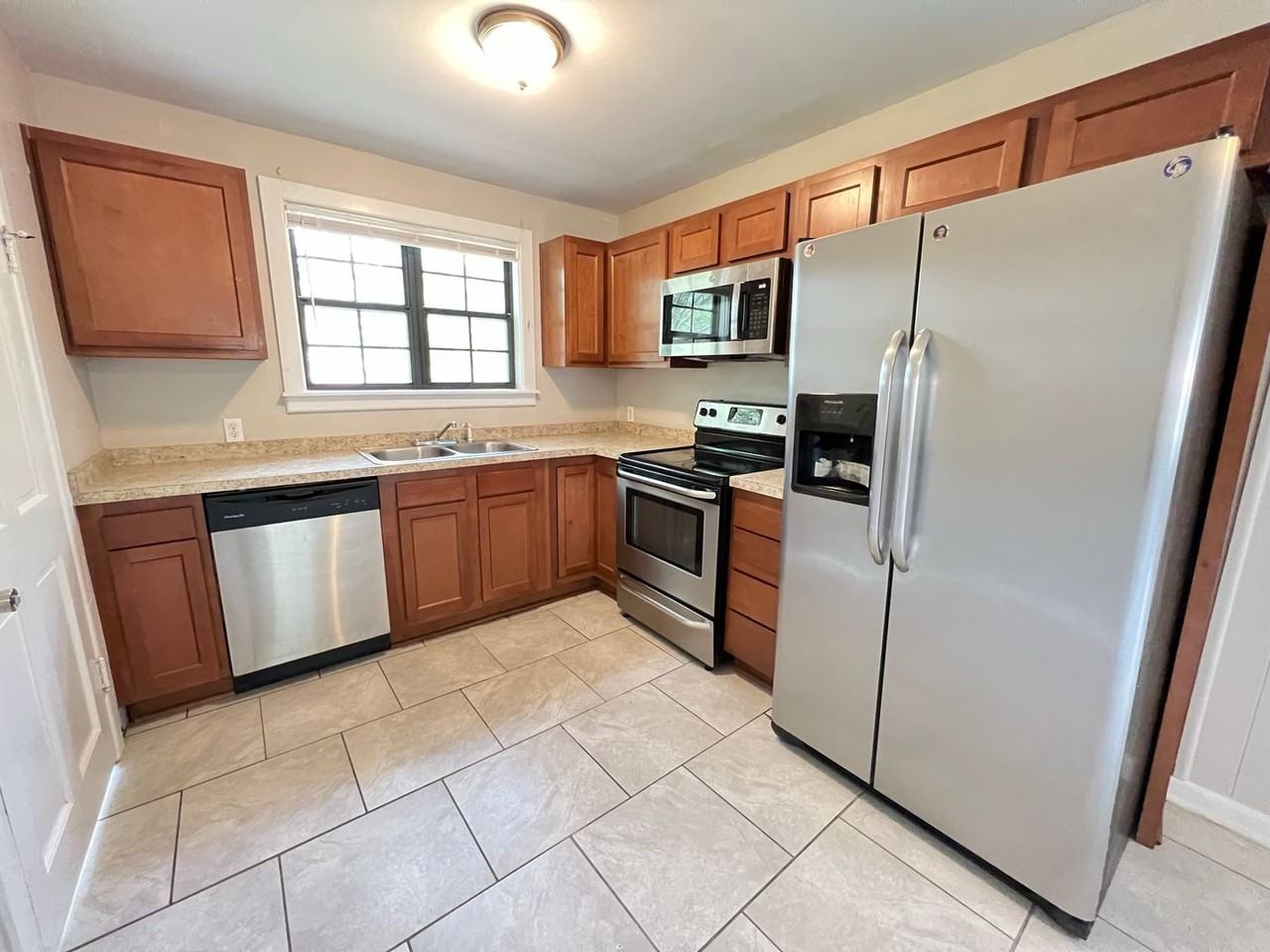 2260 Washington Ave - Photo 4 of 14
