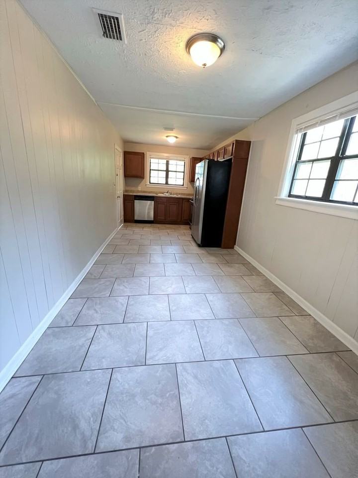 2260 Washington Ave - Photo 3 of 14