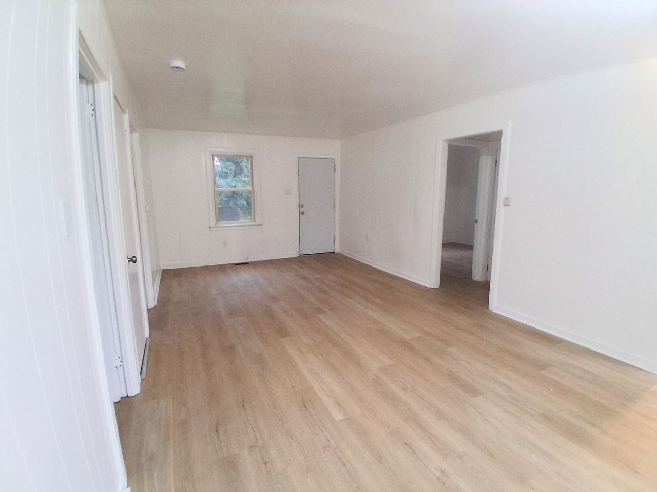 1408 2nd Ave - Photo 3 of 12