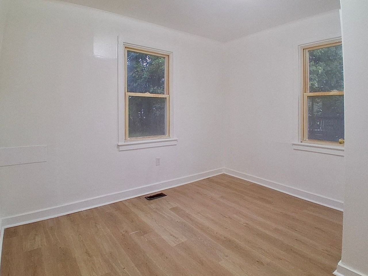 1408 2nd Ave - Photo 5 of 12