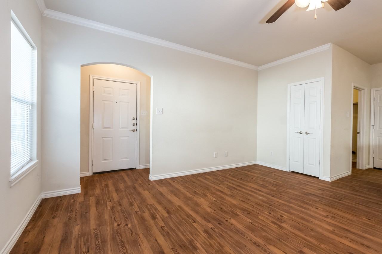 1001 Newcastle Dr - Photo 2 of 18